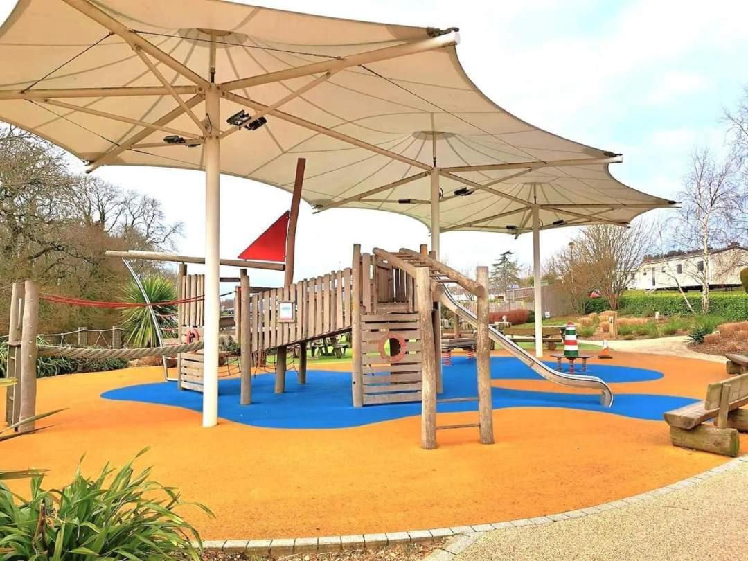 Home With A View Whitecliff Bay Holiday Park Bembridge Exterior photo
